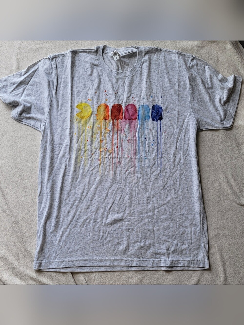 Graphic tee, size L